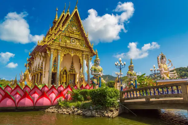 Wat Plai Laem